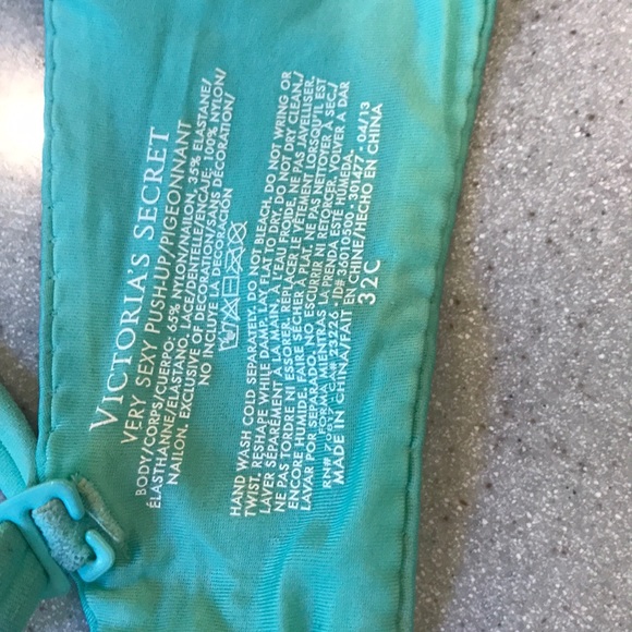 PINK Victoria’s Secret push up bra 32C - Picture 3 of 6